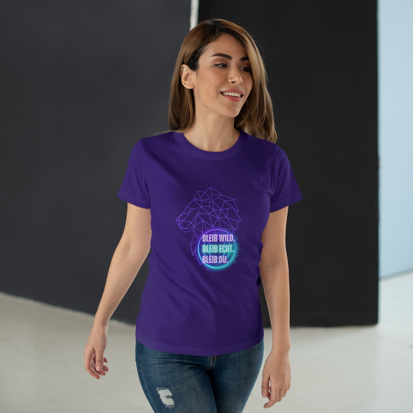 Women's Inspirational Lion T-Shirt - 'Bleib-Wild, Bleib-Echt, Bleib-Du' Design