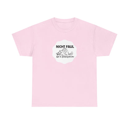 Funny Unisex Tee - "Nicht faul nur im Energiesparmodus"
