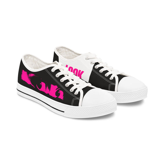Trendy low-top sneakers